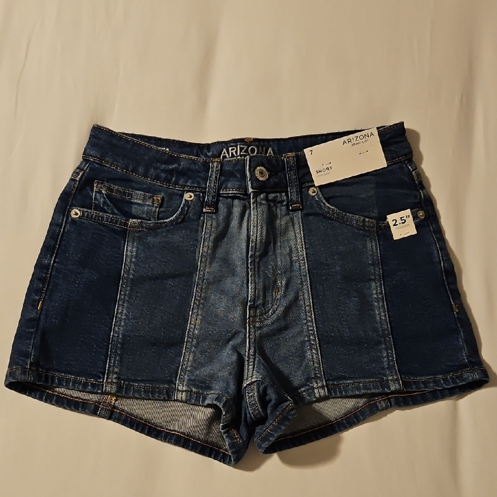 Arizona Jean Company Blue Jean Shorts with Patchwork Design Size 7
